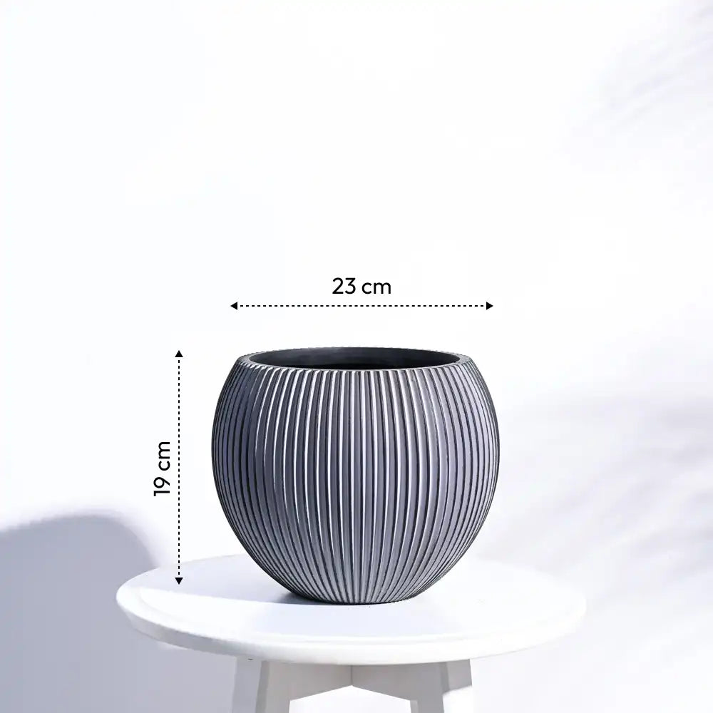 Ugaoo Planter Vase Ball Groove (Black)